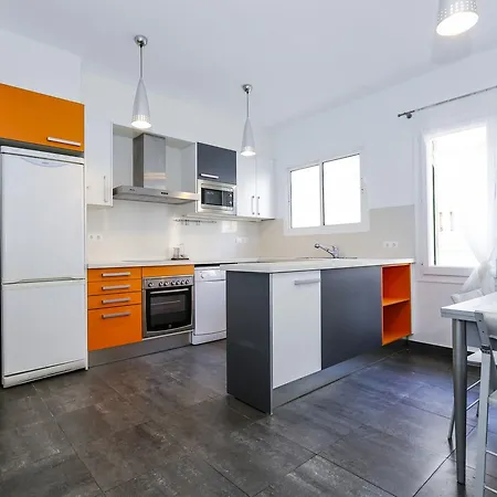 Queens 2 Apartment
